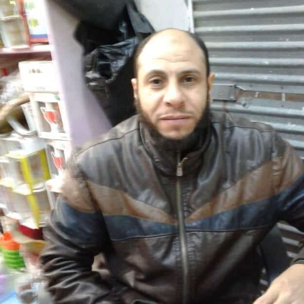 صاحب محل عبادالرحمن للادوات المنولية