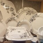 طقم ميلامين متالكس 50 قطعة الوانه غاية فى الرقة والجمال 3  مقاسات غرف × 6 12بولة شوربة 1بولة كبيرة بالغطا  2نلاحة 2سرفيس بيضاوى كبير ووسط 1سرفيس مدور كبير 6 طبق ارز 6طبق جاتوه  سلطانية مبيرة بدون غطا